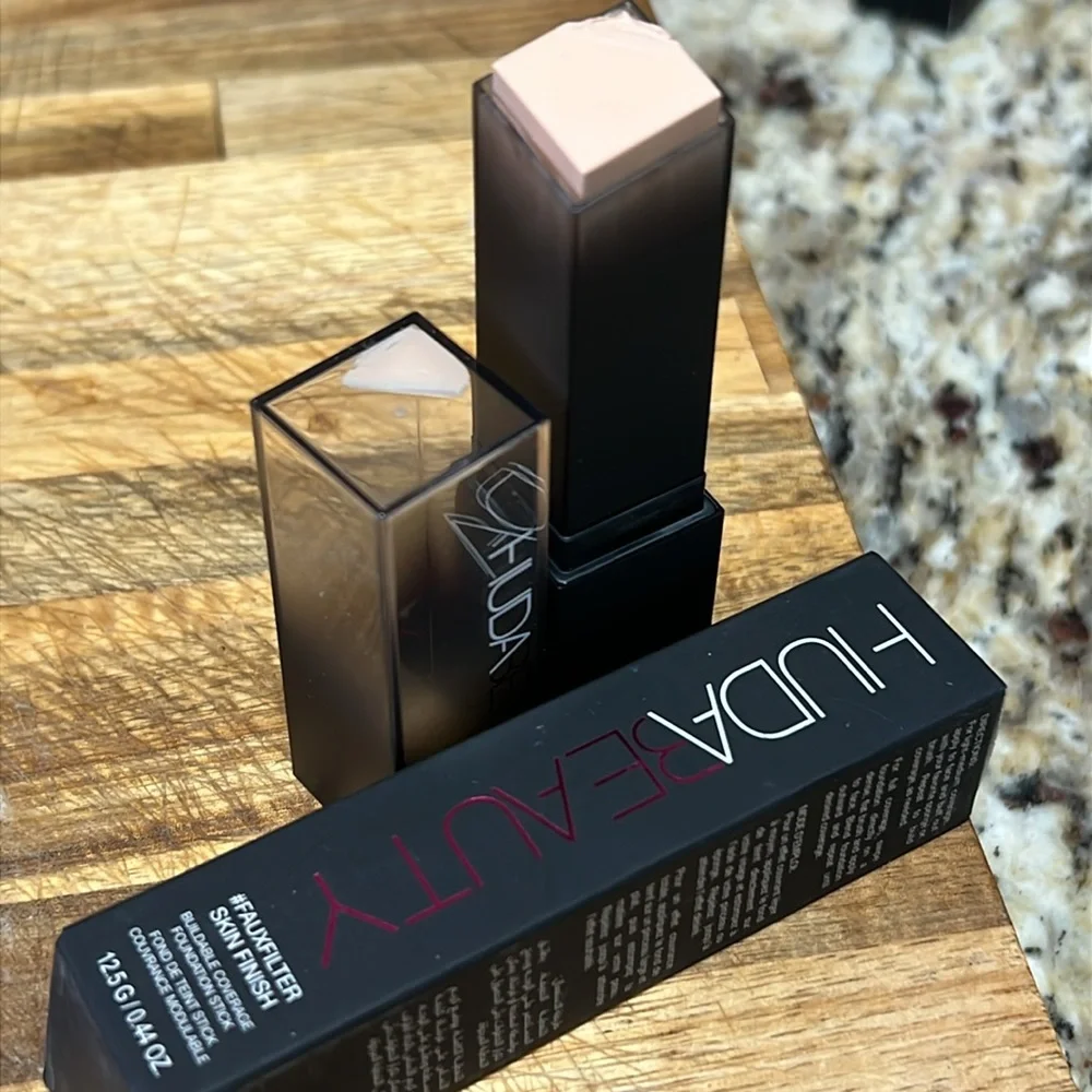⚡️💕Huda Beauty Vanilla Faux Filter Foundation Stick